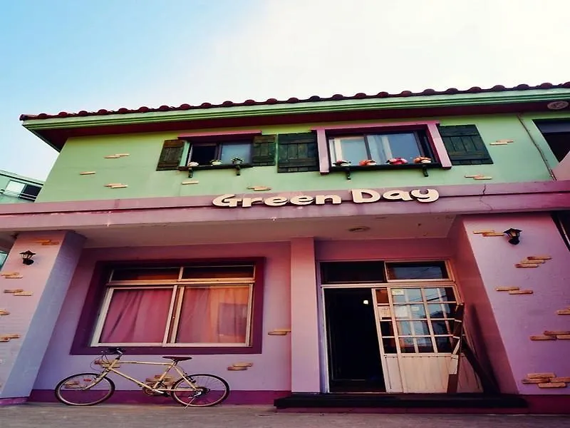 Greenday Guesthouse Τζέτζου